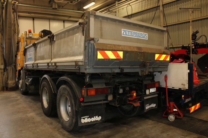654508-13 Volvo F10 43 6x2 -85 Reg.no: DSZ075 292814 km