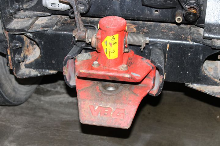 654508-15 Volvo F10 43 6x2 -85 Reg.no: DSZ075 292814 km