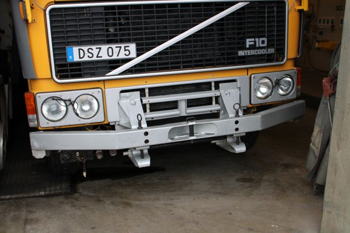 654508-25 Volvo F10 43 6x2 -85 Reg.no: DSZ075 292814 km