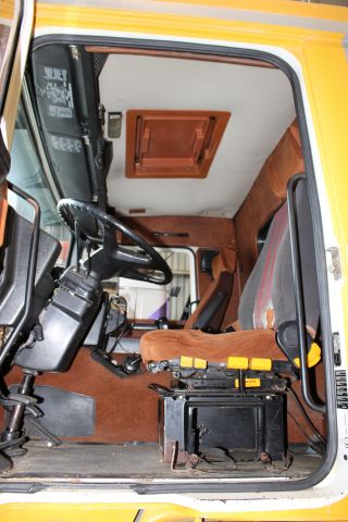 654508-31 Volvo F10 43 6x2 -85 Reg.no: DSZ075 292814 km