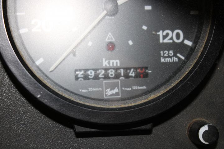 654508-35 Volvo F10 43 6x2 -85 Reg.no: DSZ075 292814 km
