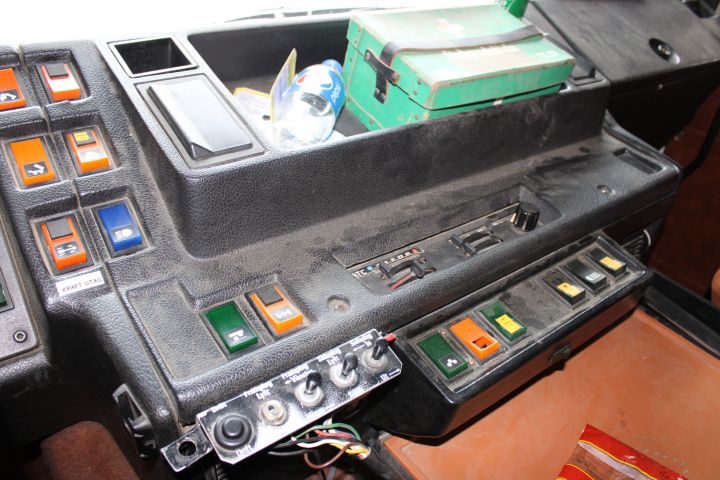 654508-36 Volvo F10 43 6x2 -85 Reg.no: DSZ075 292814 km