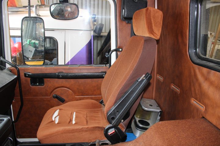 654508-38 Volvo F10 43 6x2 -85 Reg.no: DSZ075 292814 km