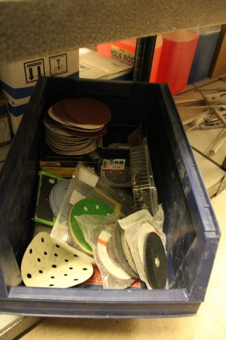 653351-12 Shelf with abrasive paper 90x43x180cm