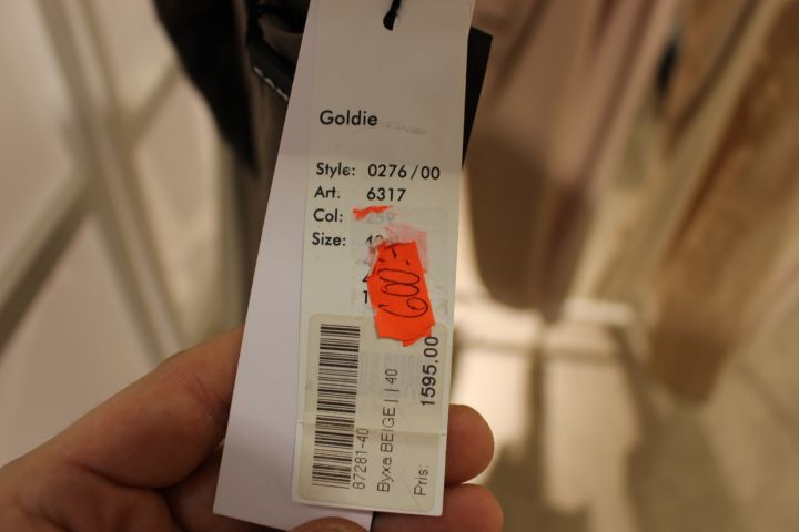 654529-12 Clothes from Gillblad's, about 260 garments