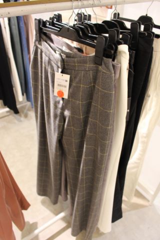 654529-18 Clothes from Gillblad's, about 260 garments