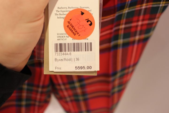 654529-108 Clothes from Gillblad's, about 260 garments