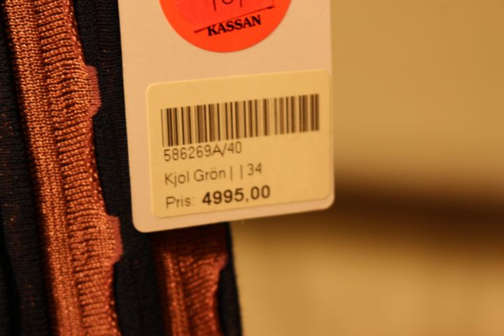 654529-121 Clothes from Gillblad's, about 260 garments
