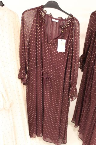 654529-143 Clothes from Gillblad's, about 260 garments
