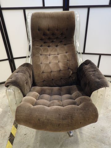 618227-2 Galaxy design armchair in plastic