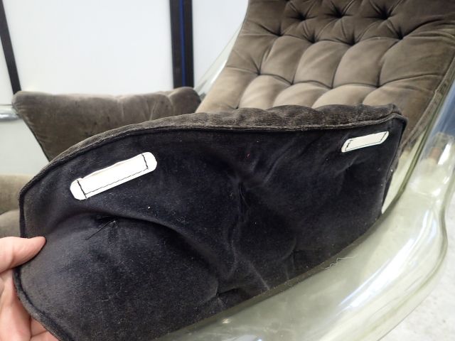 618227-7 Galaxy design armchair in plastic