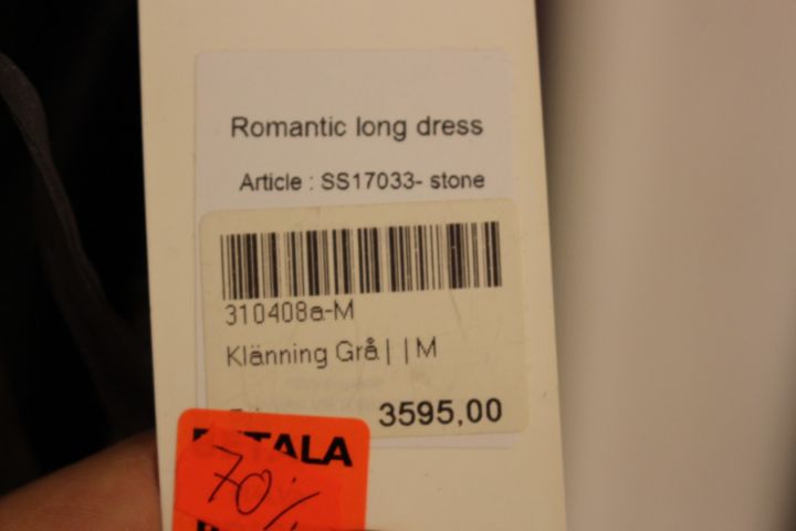 654529-281 Clothes from Gillblad's, about 260 garments