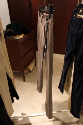 654529-296 Clothes from Gillblad's, about 260 garments