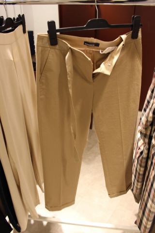 654529-300 Clothes from Gillblad's, about 260 garments