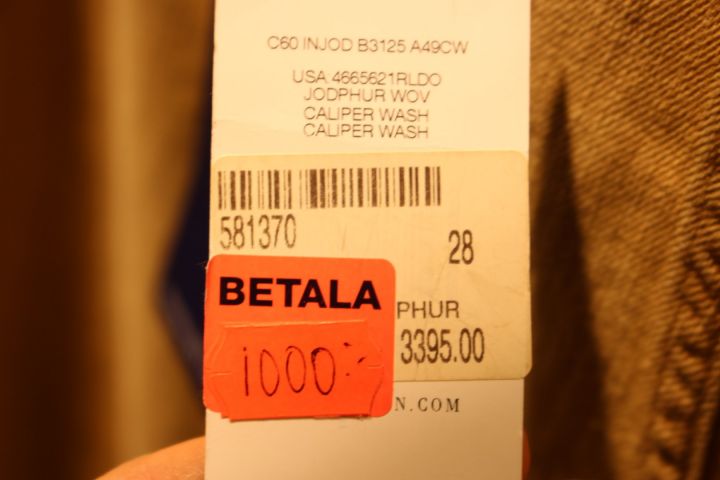 654529-306 Clothes from Gillblad's, about 260 garments
