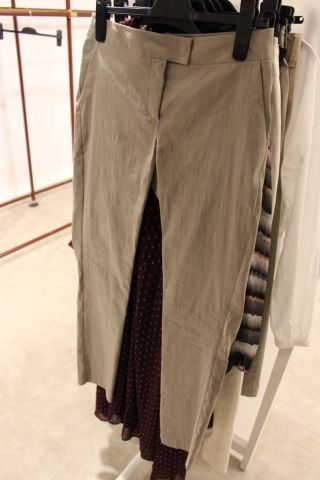 654529-328 Clothes from Gillblad's, about 260 garments