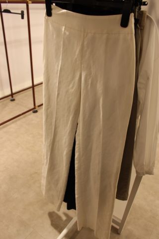 654529-333 Clothes from Gillblad's, about 260 garments