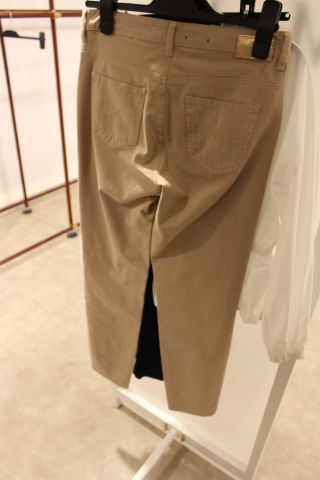 654529-339 Clothes from Gillblad's, about 260 garments