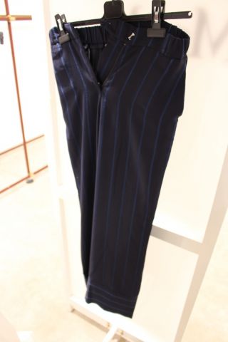 654529-342 Clothes from Gillblad's, about 260 garments