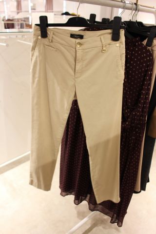 654529-354 Clothes from Gillblad's, about 260 garments