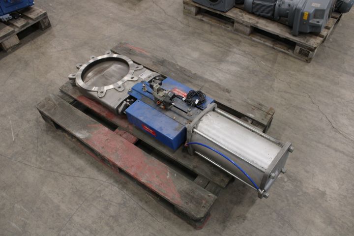 652589-3 Pneumatic gate valve Olocco OPG300 12 "