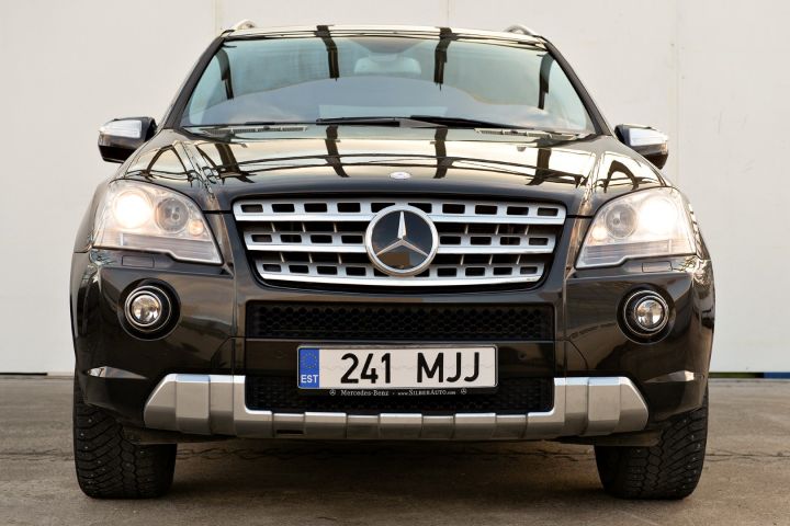 655172-2 Mercedes-Benz ML500 4Matic AMG