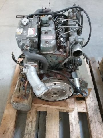 655194-3 Yanmar 39 hp diesel engine 3JH3E with transmission