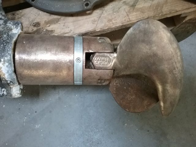 655194-10 Yanmar 39 hp diesel engine 3JH3E with transmission