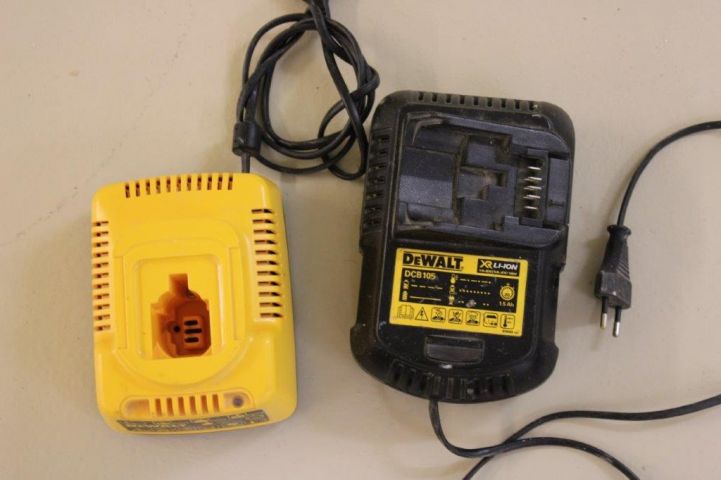 653285-7 Screwdriver x2 - DeWalt