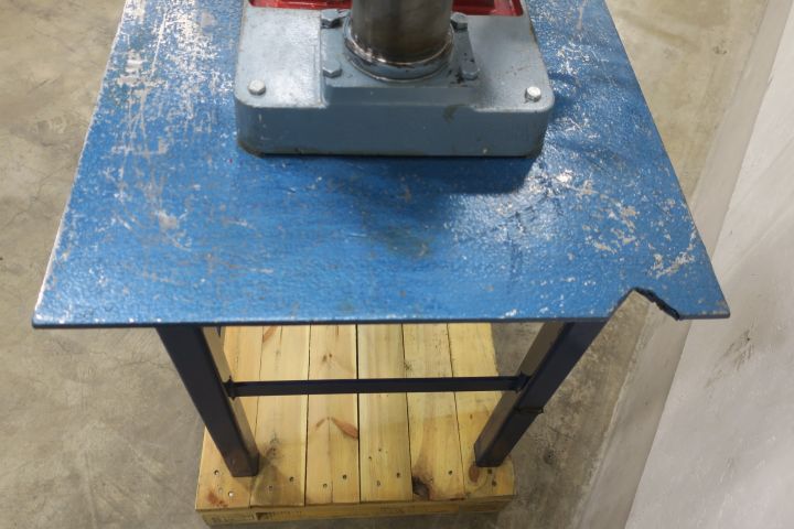 640448-13 Bench drill machine Strands SB68