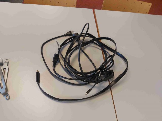 652789-4 Projector NEC V302H with cabling