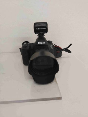 652801-4 System camera, Canon EOS 5D Mark IV with lens
