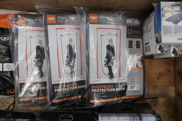 653875-5 Moldings and protective plastic