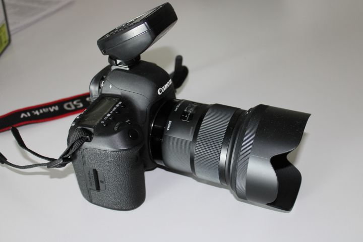 652801-6 System camera, Canon EOS 5D Mark IV with lens
