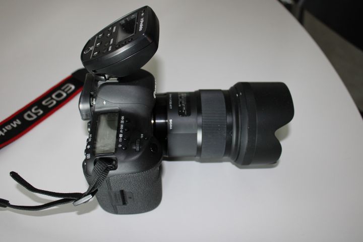 652801-9 System camera, Canon EOS 5D Mark IV with lens
