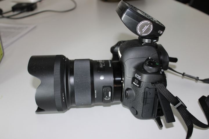 652801-13 System camera, Canon EOS 5D Mark IV with lens