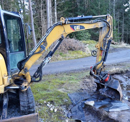 655647-9 CATERPILLAR 303.5ECR -2016 1242 hrs.