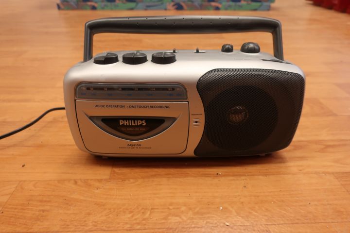 628719-1 10th Radio, Philips AQ4150
