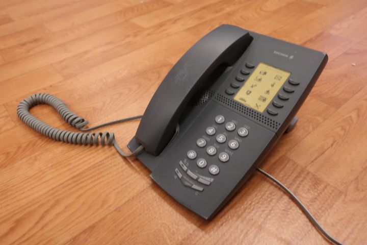 628724-1 25th system telephones, Ericsson Dialog 4220