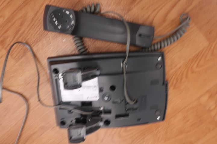 628724-4 25th system telephones, Ericsson Dialog 4220