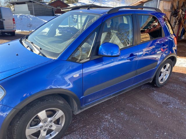 479530-5 Suzuki SX4 - DFE244 - 2011