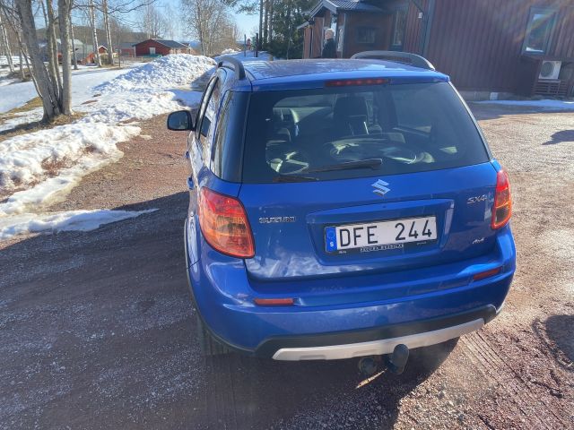 479530-8 Suzuki SX4 - DFE244 - 2011