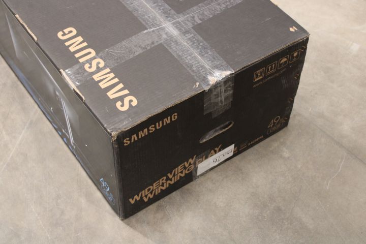 655663-4 Gaming screen Samsung 49 "Curved C49HG90D