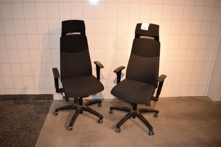 632623-1 2 office chairs Volmar Ikea