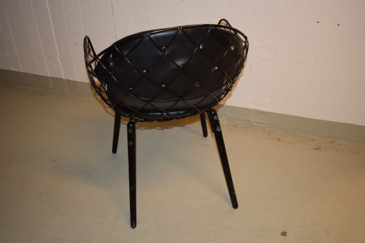 632679-3 2 café chairs Piña Magi's Italian design, leather / metal