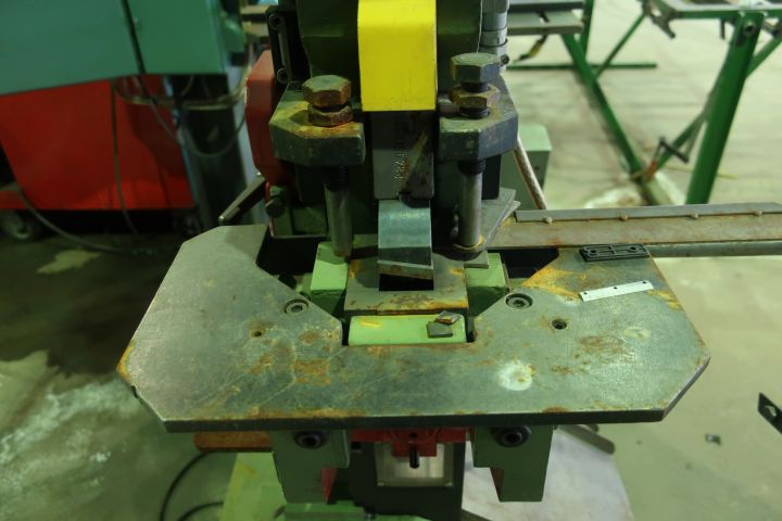 651330-7 Side cover, MUBEA Muhr & Bender MIW 600