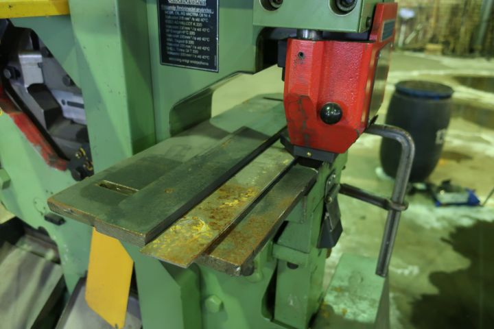 651330-9 Side cover, MUBEA Muhr & Bender MIW 600