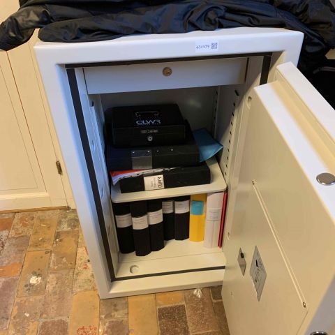 654579-2 Safe Eagle 13724, NT FIRE 017