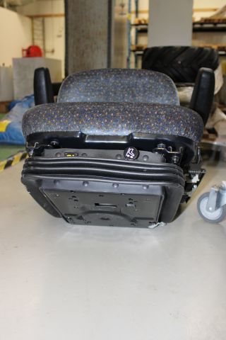 623325-1 Sears chair 3030D with compressed air suspension