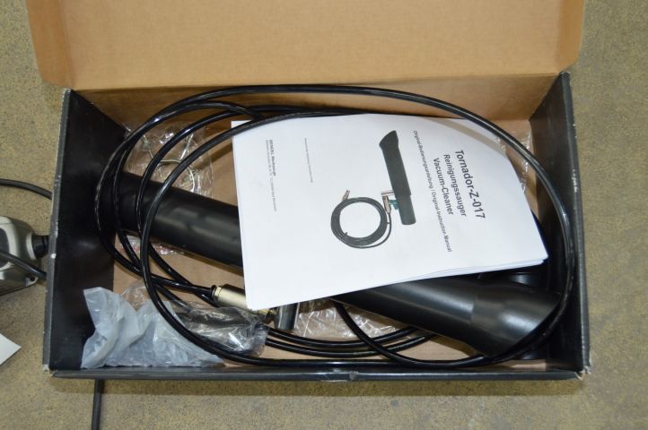 594359-4 CTEK 3600 and various accessories